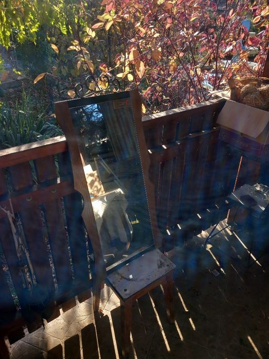 Oglinda cu ramă de fier forjat și lemn