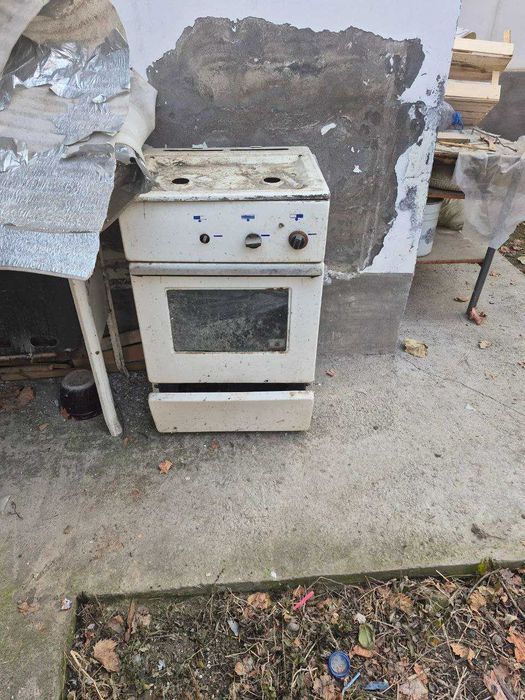 Продам б/у газовую плиту в рабочем состоянии.