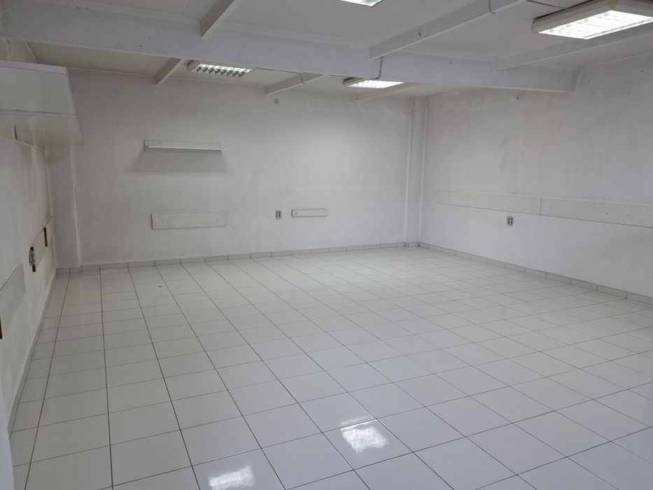 Дава се под наем Склад в Варна, Максуда - 110 кв.м за 450 € - Снимка #2