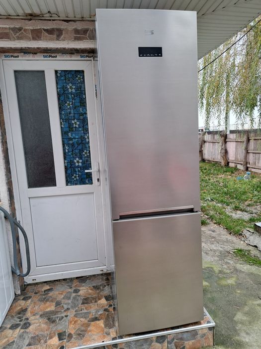 Vand masina de spalat whirlpool si frigider.beko si coltar extensibil.