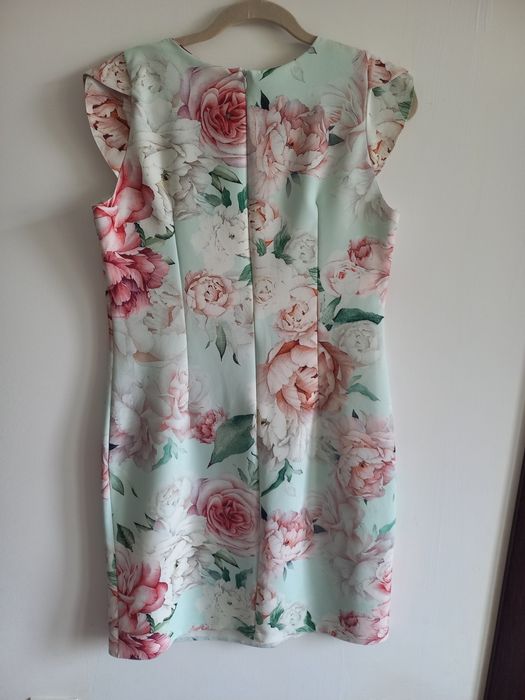 Rochie midi marimea 42-44 respectiv M-L noua fara eticheta