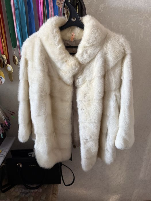 Норковая шуба молочный цвет+подарок норковая шапка