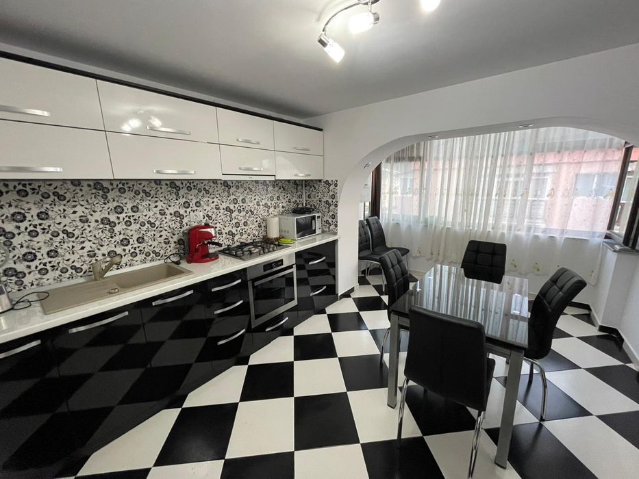VAND APARTAMENT 2 camere 60 m2 Gura Humorului + afacere booking