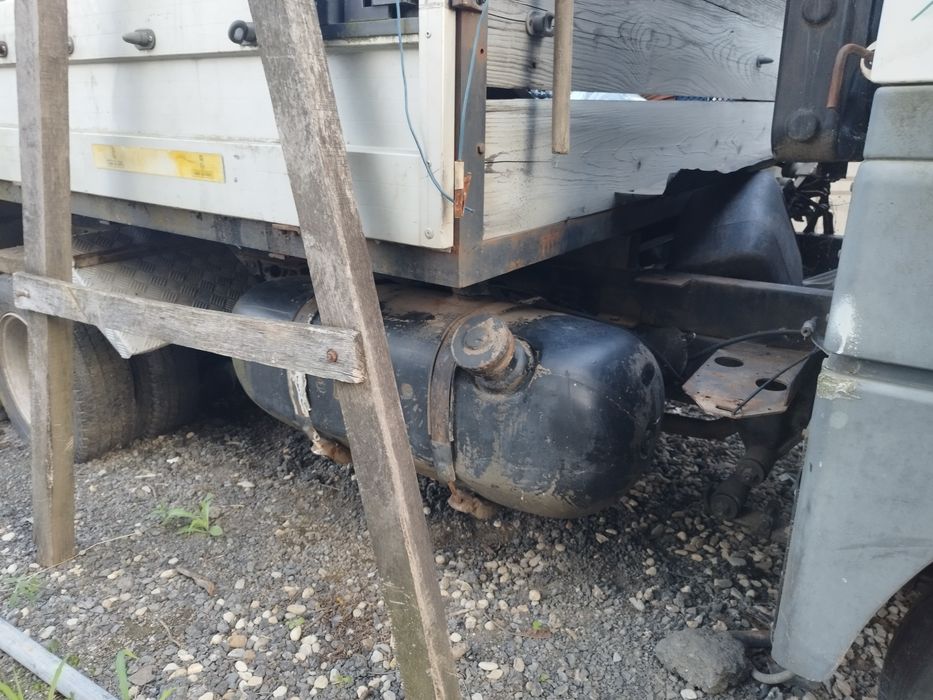 Vând Nisan /dezmembrez și cutie viteză motor 4000