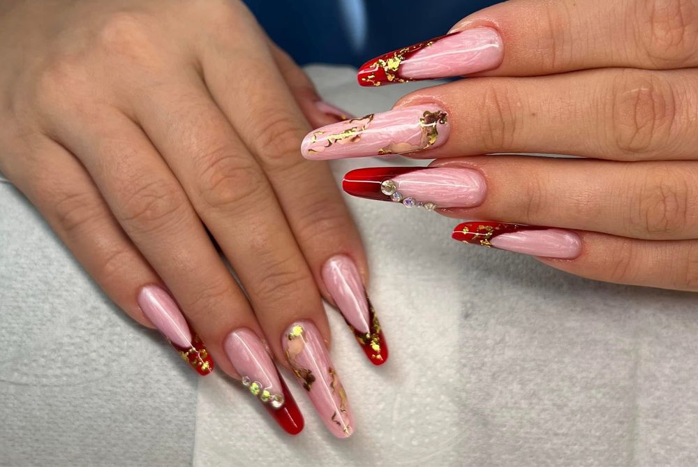 Unghii cu gel zona Girocului,totul steril