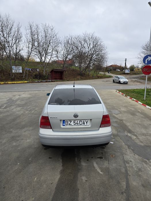 Vând Volkswagen Bora