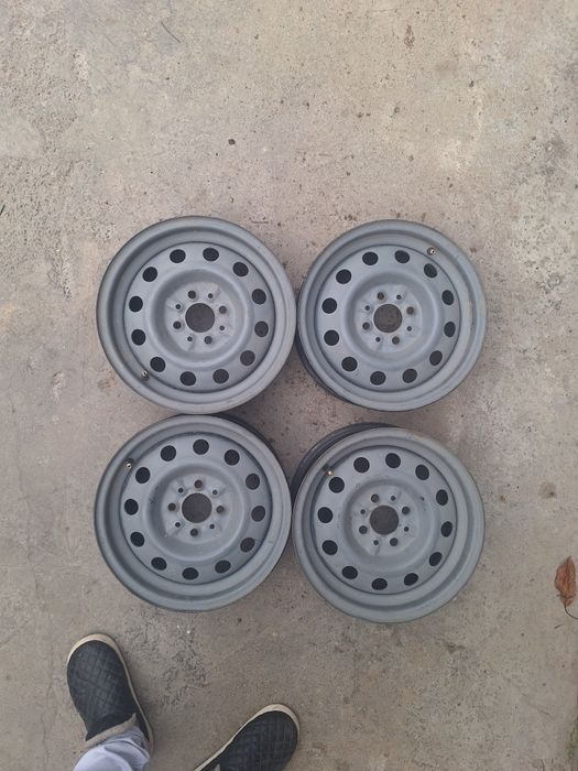 Продам диски от приоры 4 шт