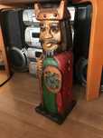 Cutie veche sculptata pentru sticle de vin