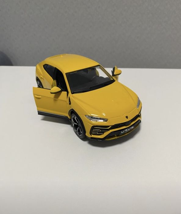 Модель автомобиля Lamborghini Urus
