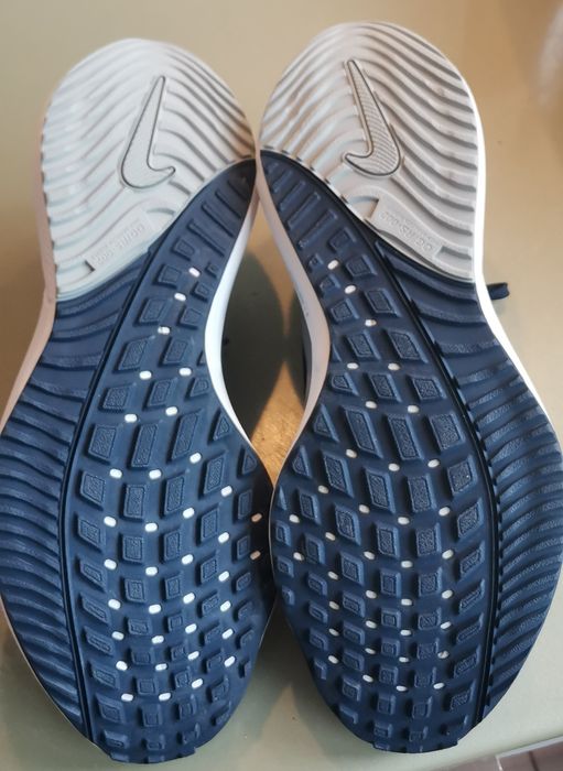 NIKE Air Zoom Vomero 16, mas 44