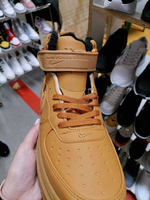 Ghete bărbați Nike
230 lei