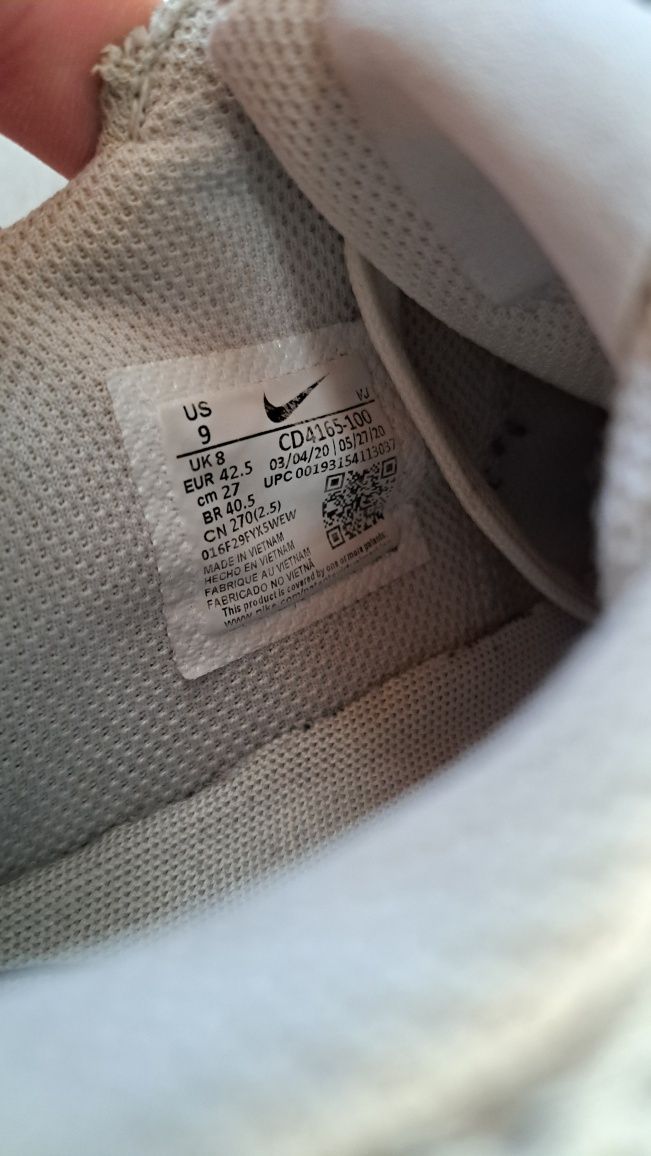 Vând adidasi Nike Air Max Excee mărimea 42,5