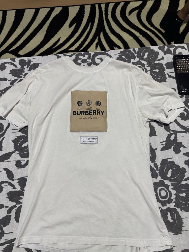 Тениска Burberry размер M/L