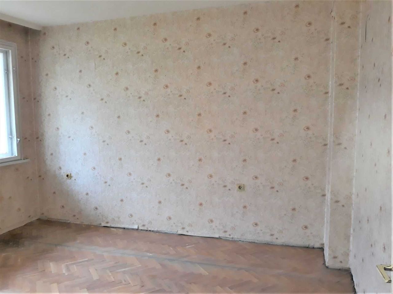 Продава се Тристаен апартамент в Стара Загора, Център - 78 кв.м за 1186 €/кв.м - Снимка #8