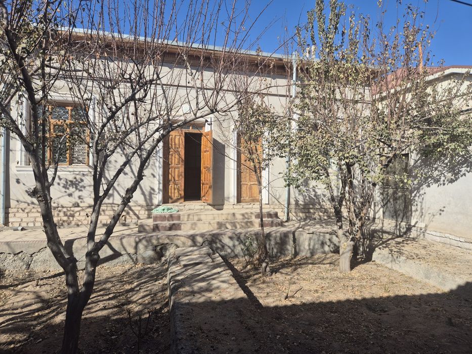 Ховли жой сотилади