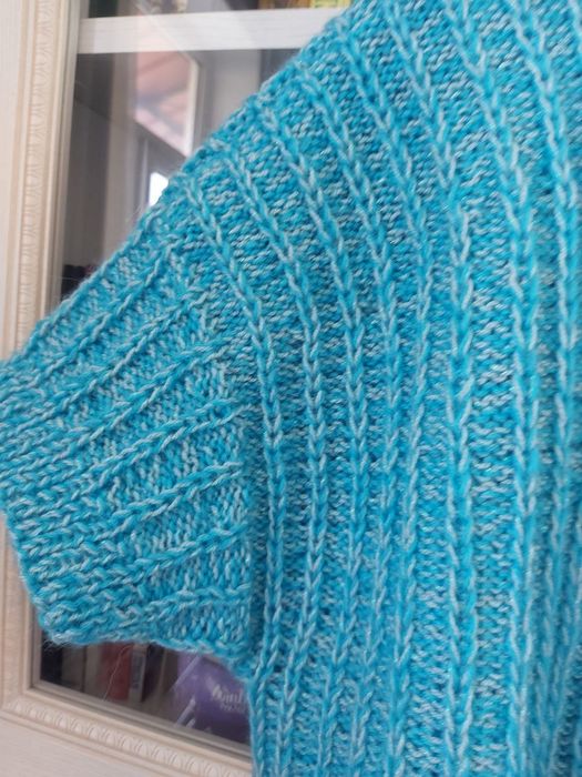 Жилет, безрукавка, кофта связано спицами