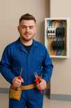 Maestru Electrician cu Experiență
