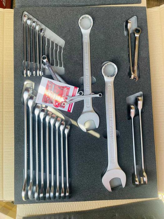 Set de scule GEDOREred R22071005 - 239 piese - NOU - poze reale