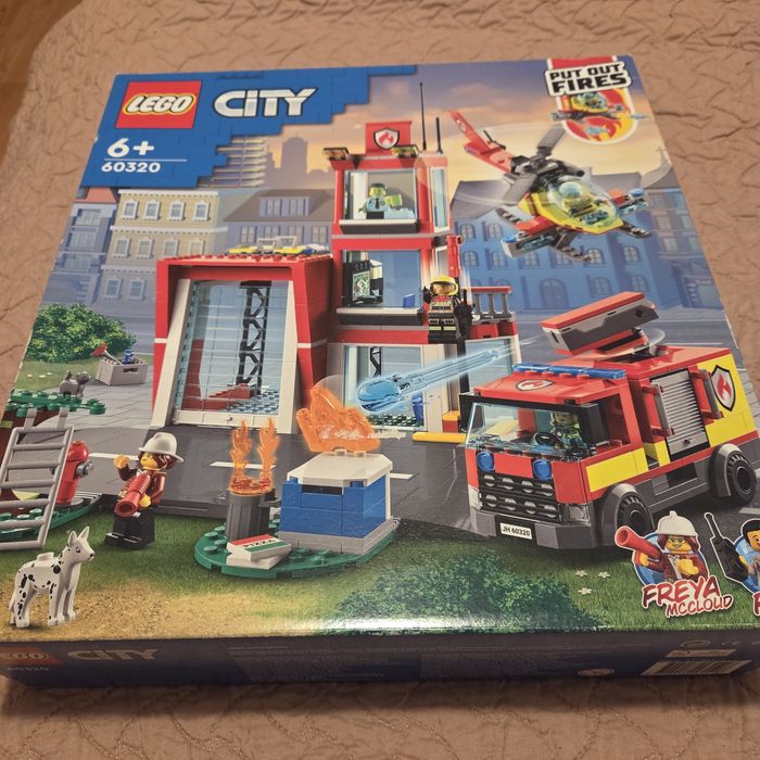 Seturi lego 60320
75360
21261
21172
71458
60374