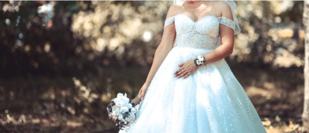 Булчинска рокля с мъниста