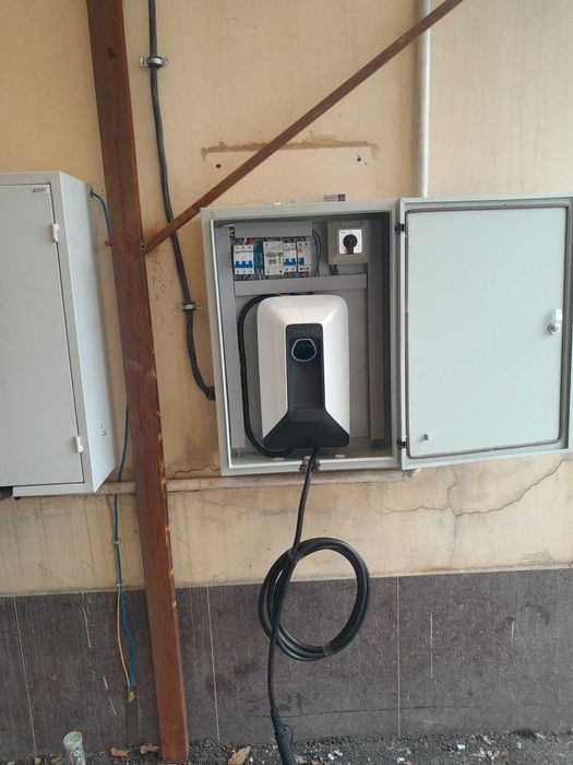 Установка зарядного устройства для электромобилей. Под ключ.