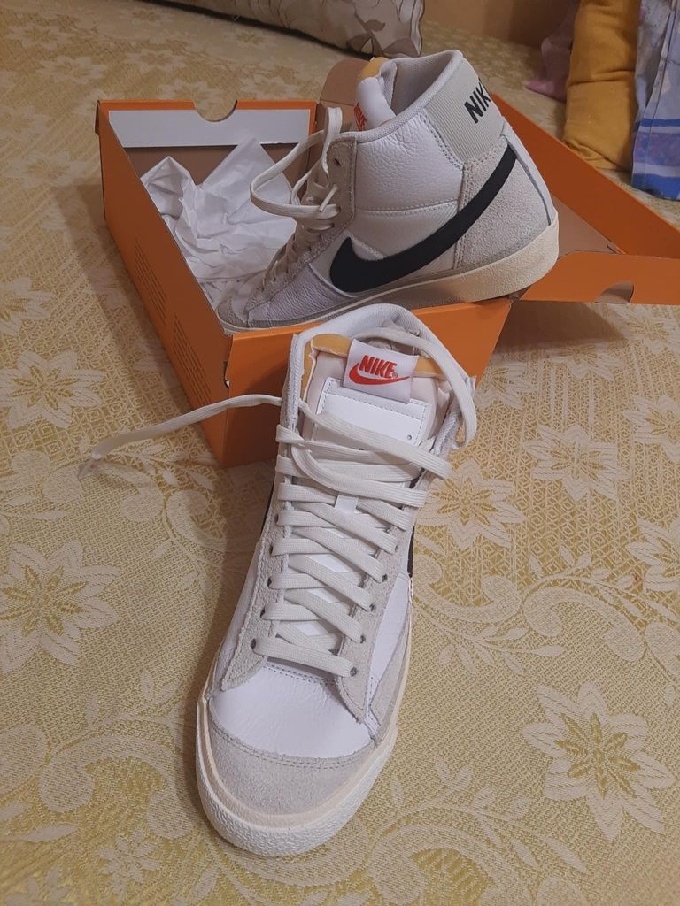 Чисто нови Nike Blazer