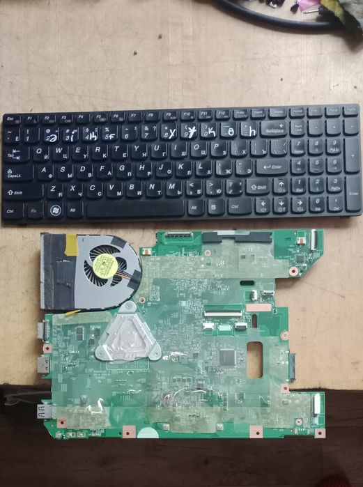продам материнскую плату на lenovo b575e и клавиатуру