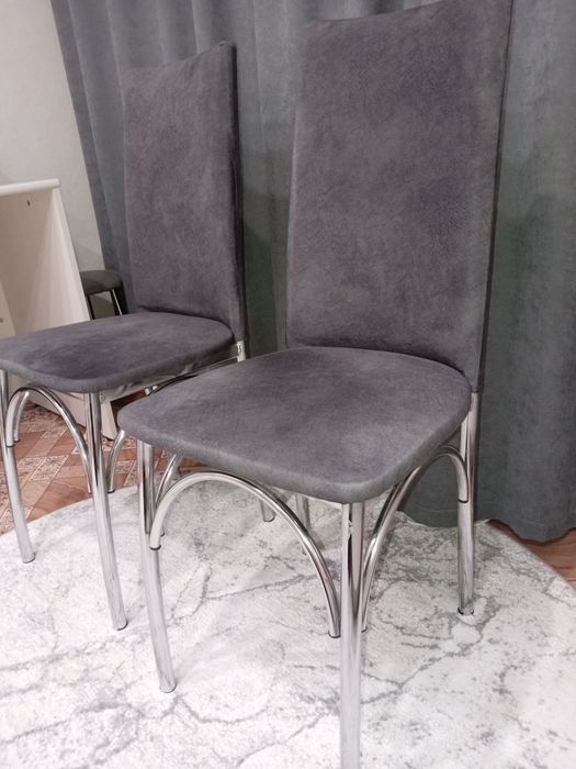 Продам 2 стула с мягкой обивкой
