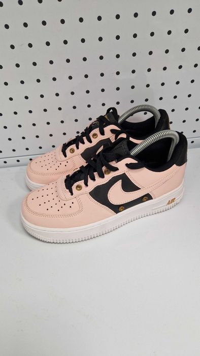 Оригинални дамски маратонки- Nike Low