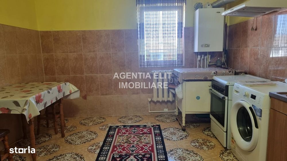 Apartament 2 camere, zona Scolii nr.11