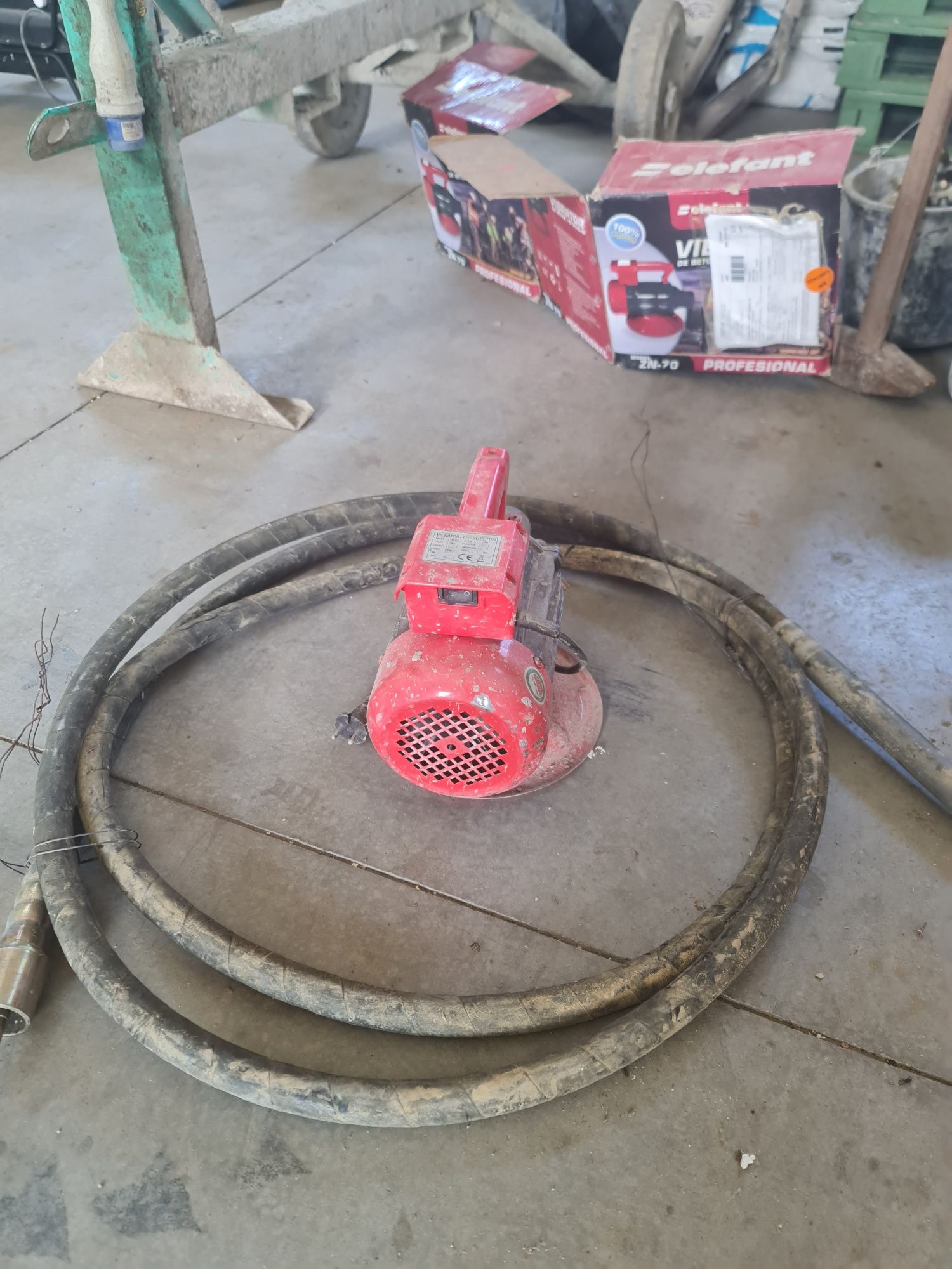 Vibrator Beton BEME ZN70 1.5KW  Motor Electric