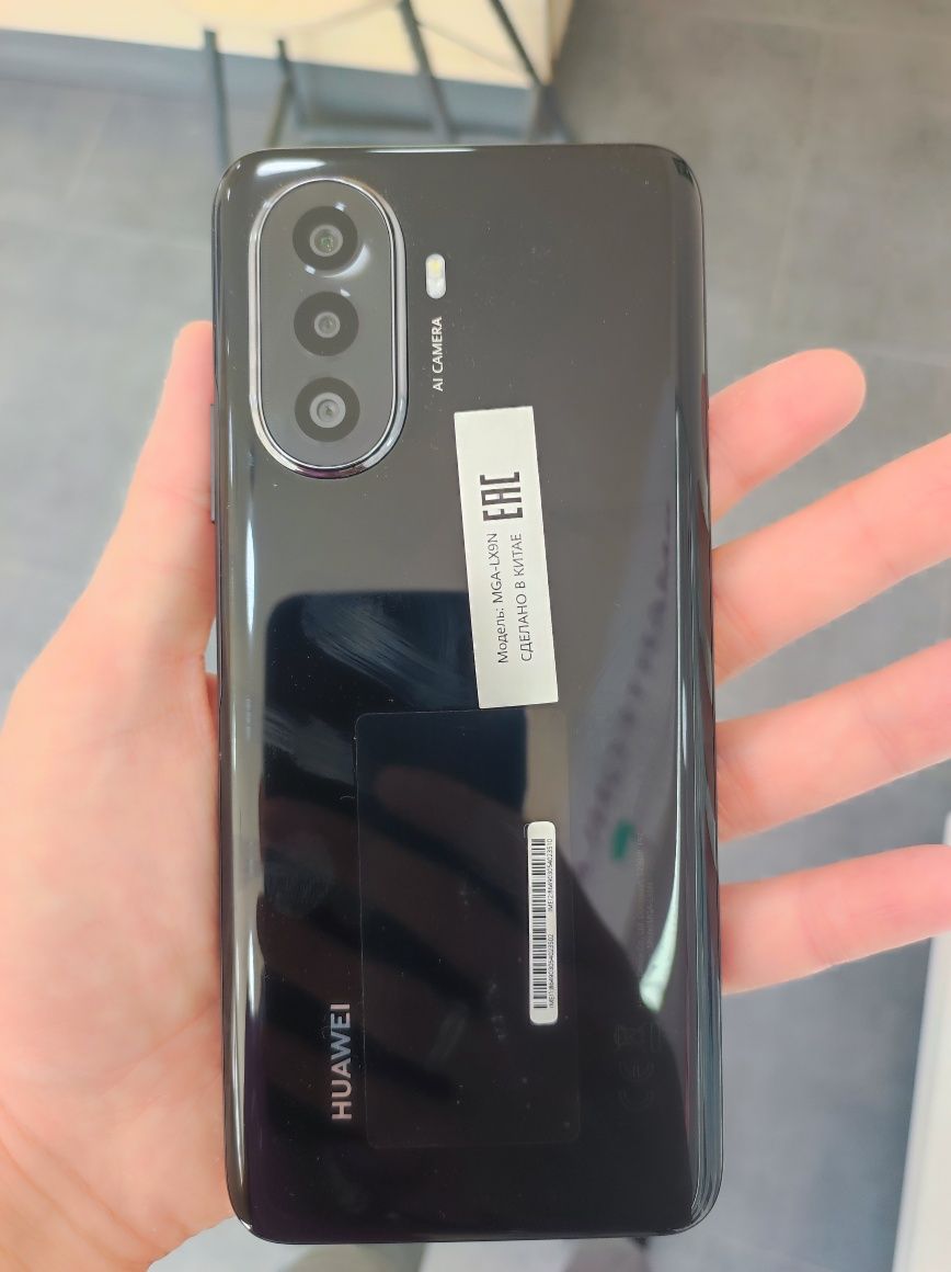 Hauwei nova Y70 сотилади