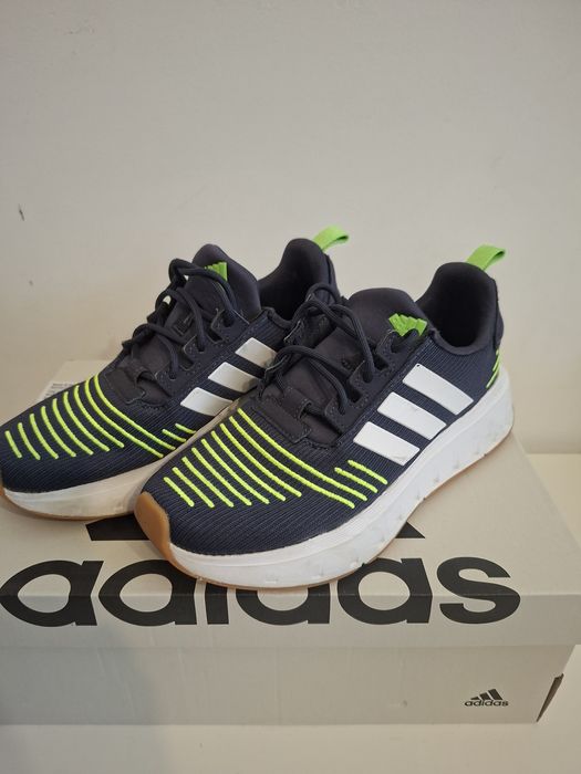 Vand Adidas Swift Run 23