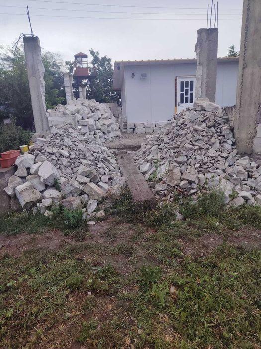 Servicii de curatenie , eliberare gunoi  moloz sau  mobile veche