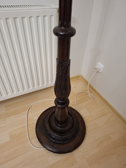 Lampadare din lemn