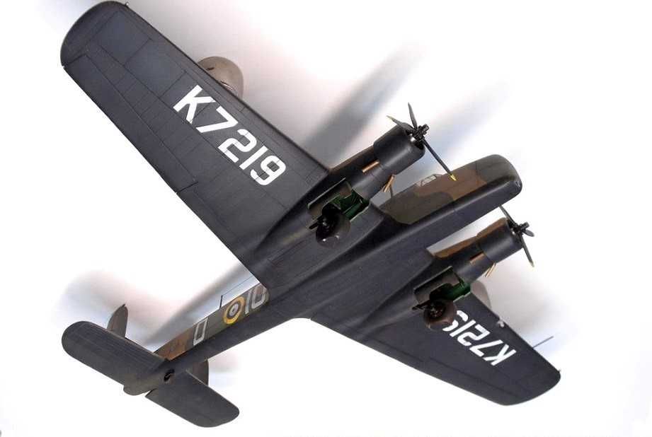 конструктор модель самолета AW-38 в масштабе 1/72 FROG СССР!