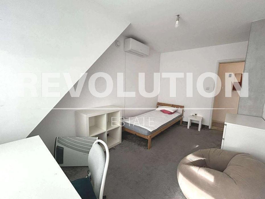 Дава се под наем Тристаен апартамент в Варна, Червен площад - 50 кв.м за 375 € - Снимка #2