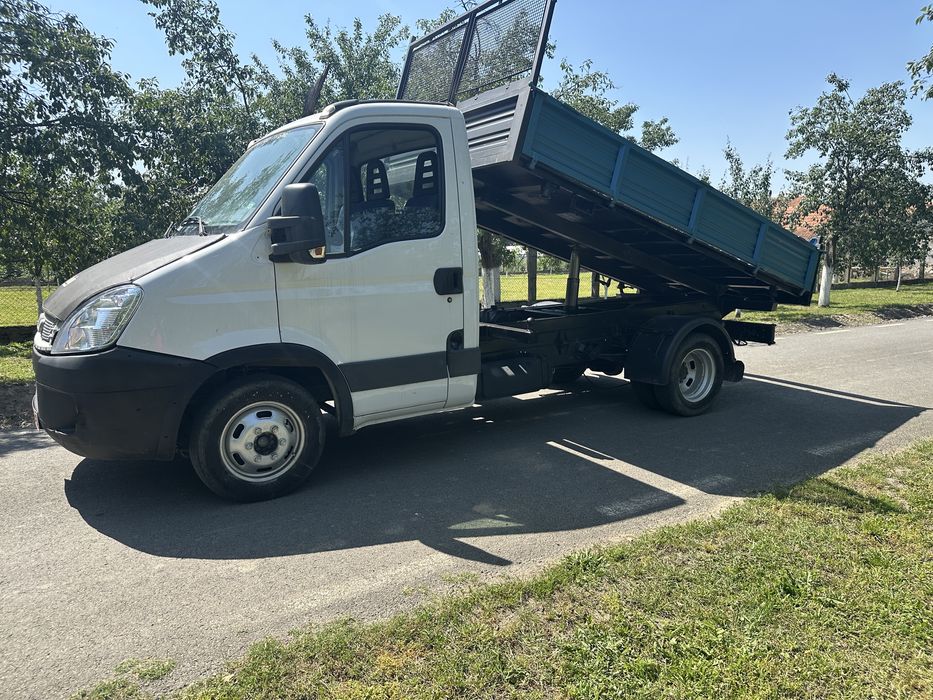 Vand Iveco daily  an 2013-2.3D rate fixe doar cu buletinul tbi bank