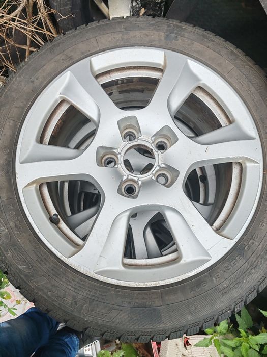 Vând jante 5x112, R 16  și R17 cu anvelope. Iarna