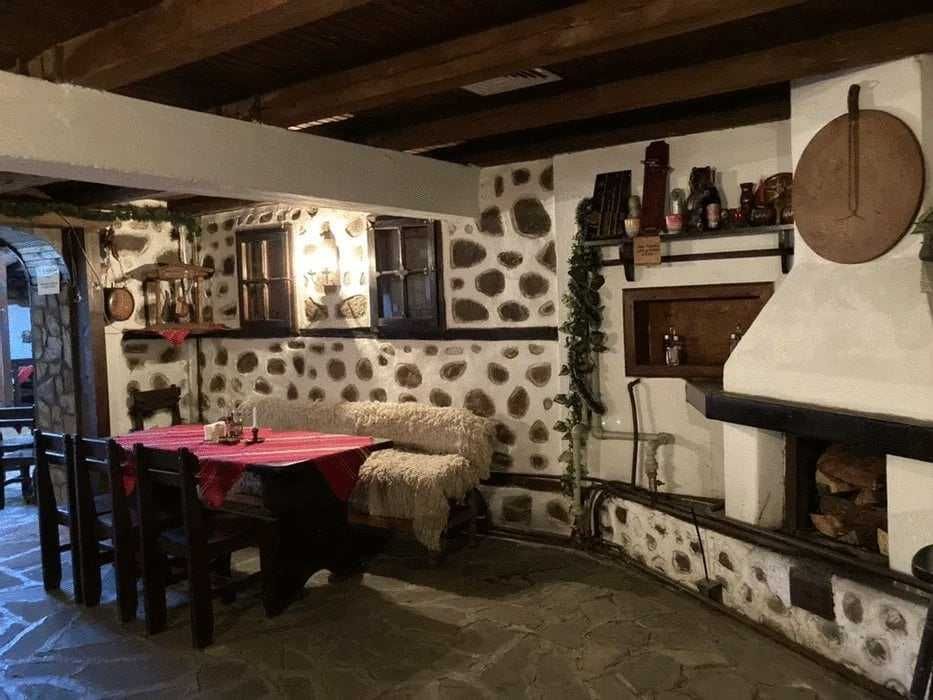 Дава се под наем Заведение в Банско - 300 кв.м за 51 € - Снимка #8