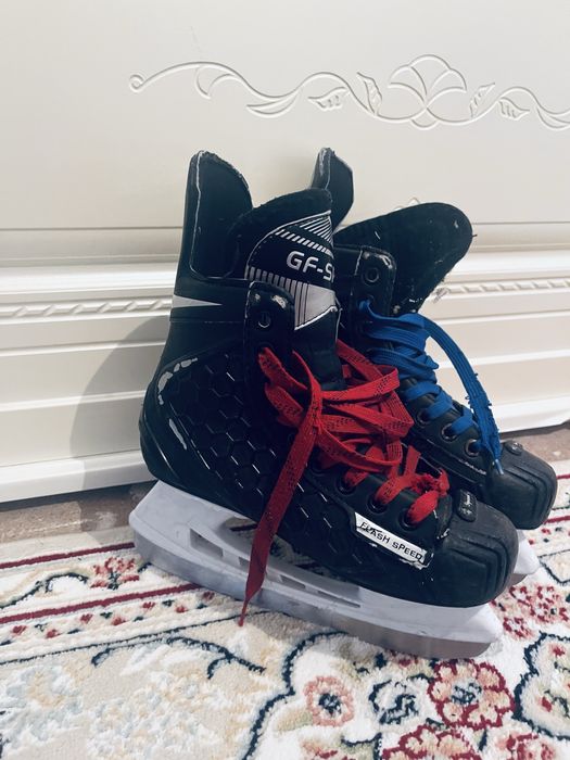 Хоккейные коньки