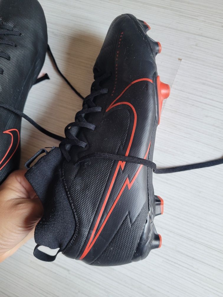 Бутонки  Nike и футболни обувки Adidas- 38 номер, момче