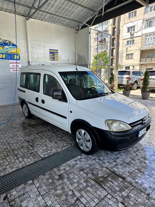 Opel Combo.