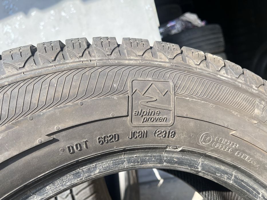 2 бр. зимни гуми за бус 225/65/16C Semperit 8/9 mm DOT 2318