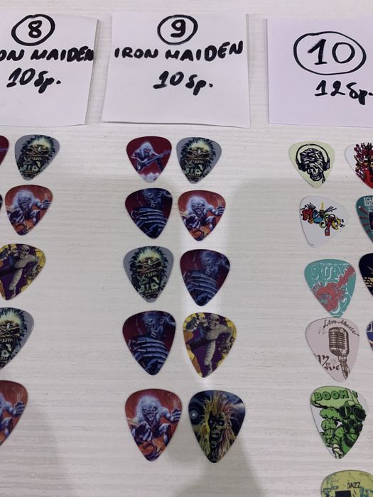 Чисто нови перца за китара - AC/DC, Iron Maiden, черепи…