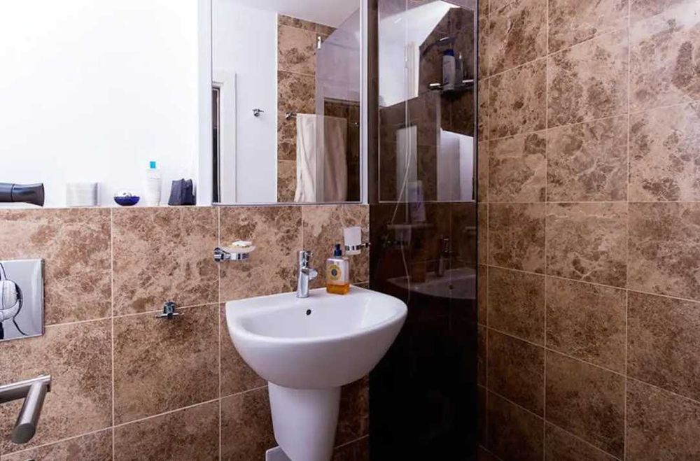 Дава се под наем Едностаен апартамент в Пловдив, Център - 42 кв.м за 204 € - Снимка #1