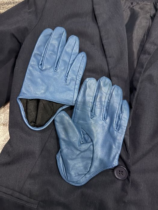 Пиджак stradivarius размер S кожанные перчатки в комплекте за 5000т