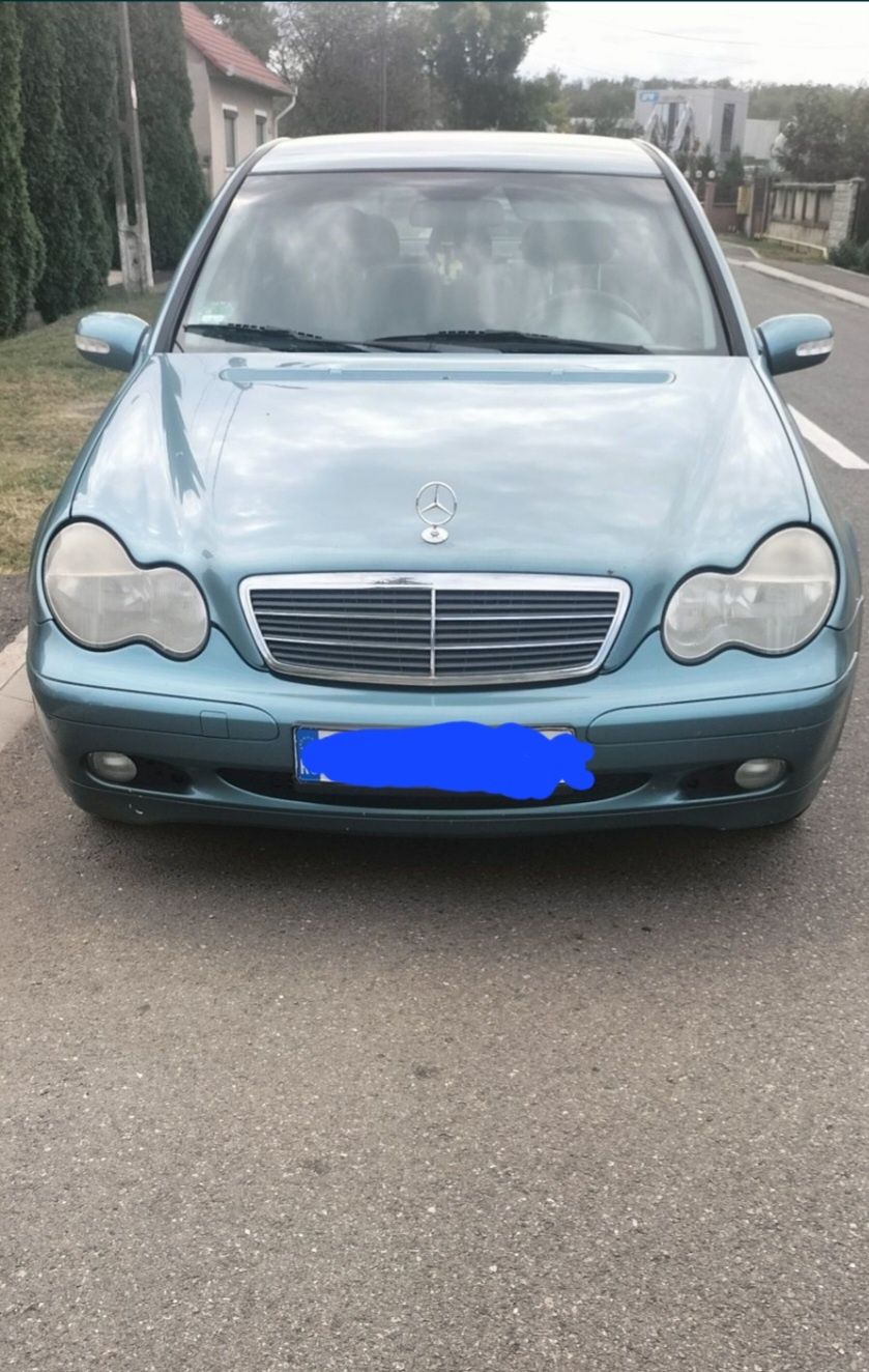 Vând Mercedes c220