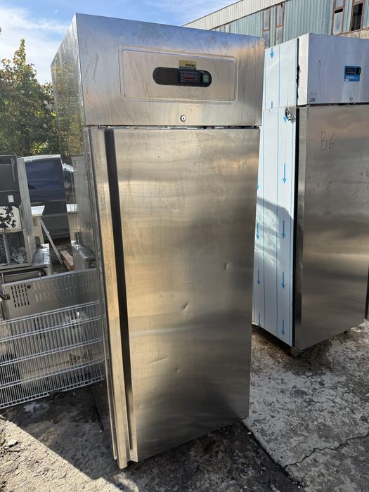 Професионален хладилник фризер