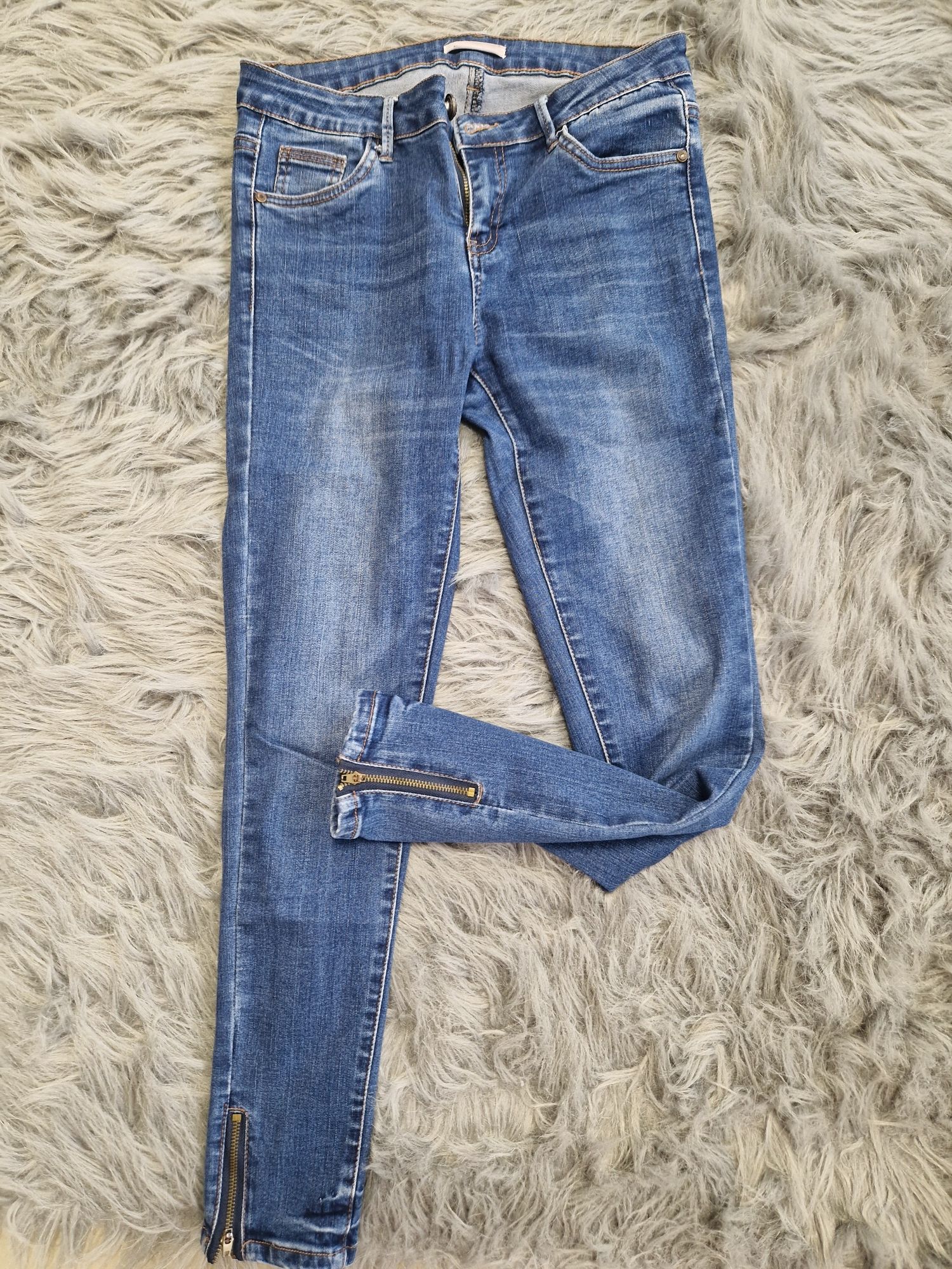 Blugi de dama marimea 28